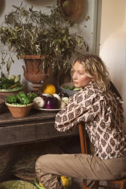 Discount English embroidery blouse with ruffles Blusen