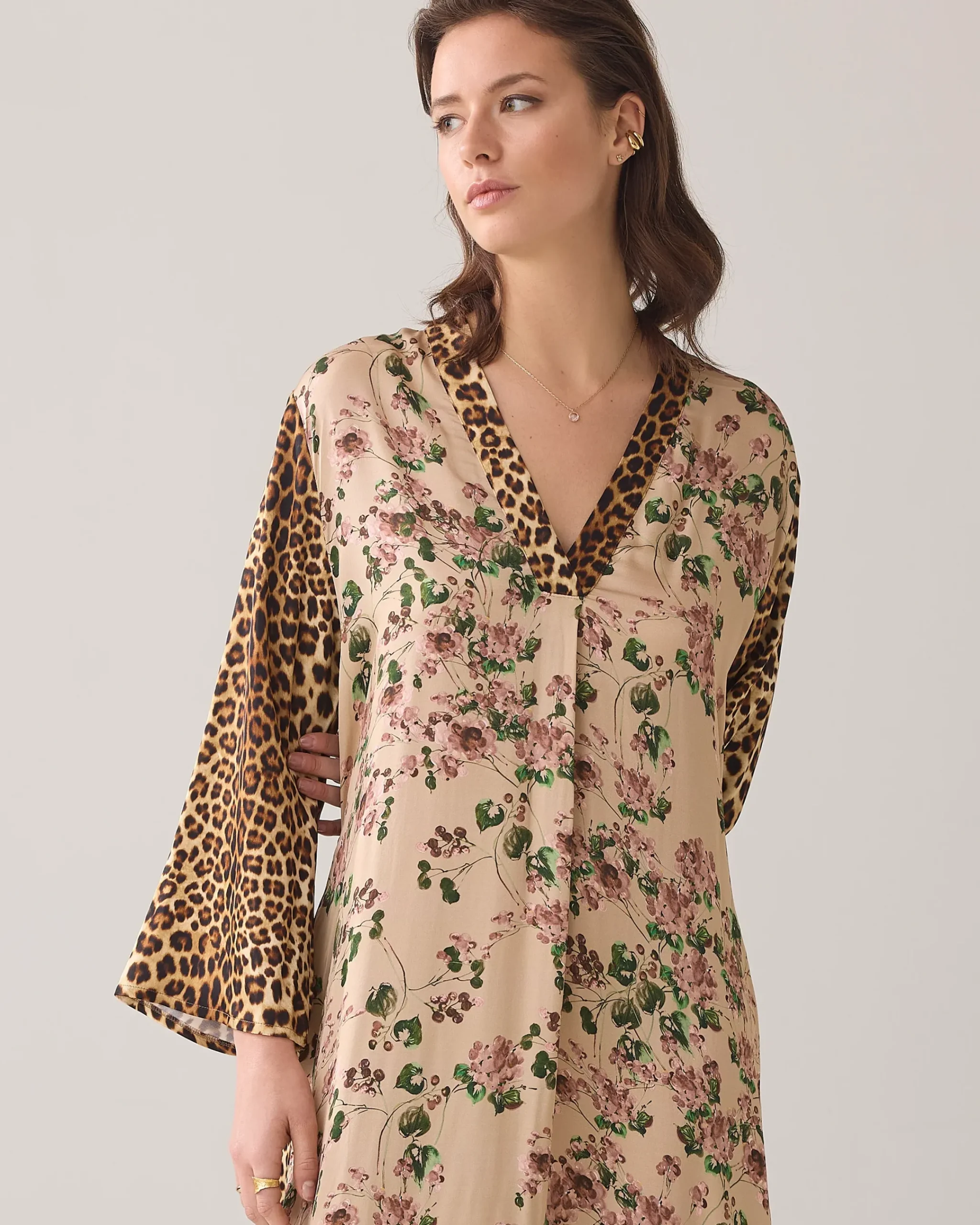 Online Midi dress in mix of prints Kleider