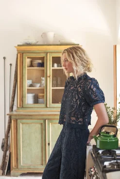 Discount Top in lace fabric Oberteile & T-shirts