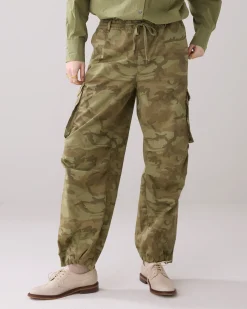 Fashion Trousers with camouflage print Hosen & Jumpsuits